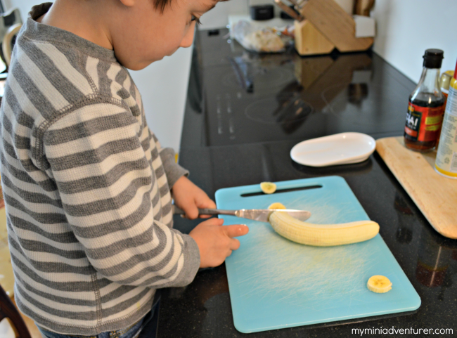 banana cutting