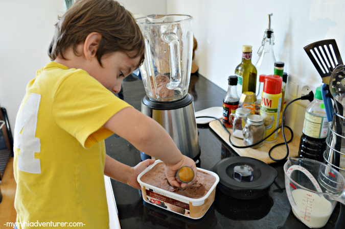 chocolate nutella milkshake scoop