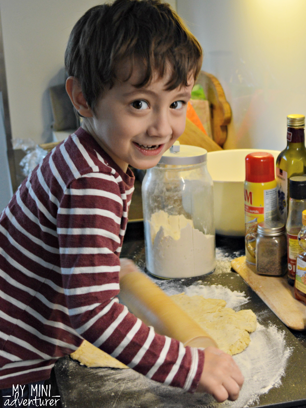 herb crackers rolling