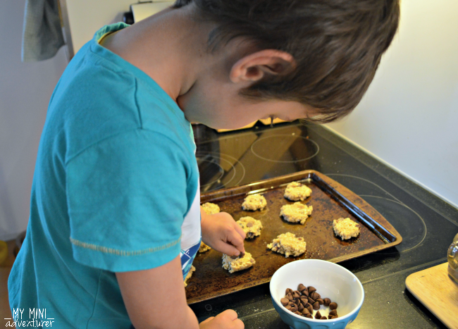 Oatmeal cookies add chocolate